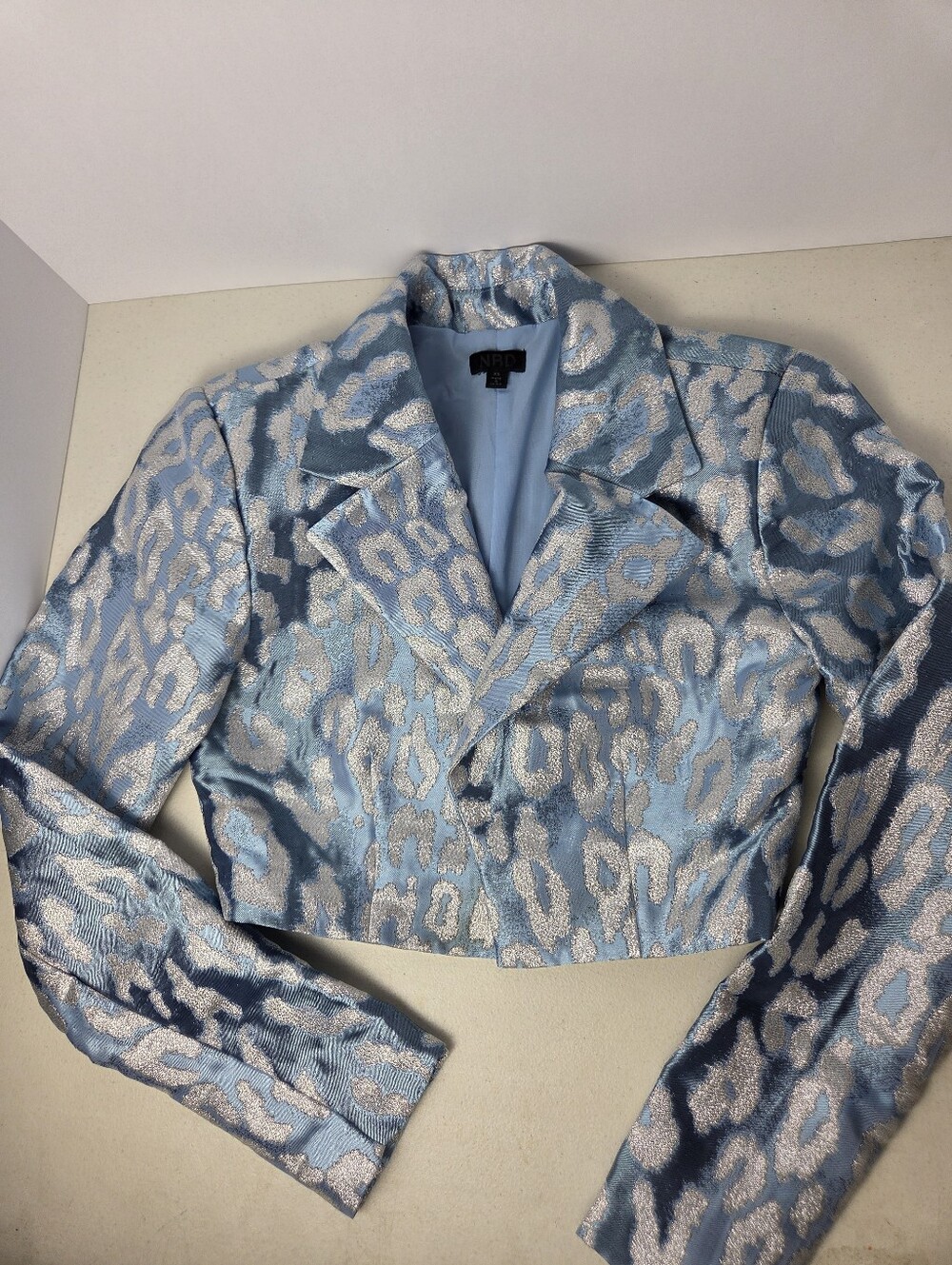 NBD Revolve Hera Cropped Blazer Blue Silver Metallic Leopard Brocade Jacket Size